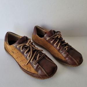 Born M/WW61379 E8 Women's Brown Leather Lace-Up Sneaker Shoes. Size 8